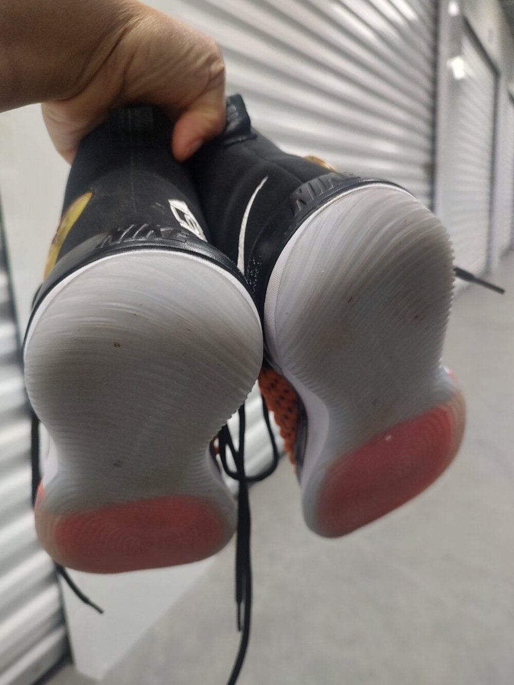 Nike - Picture 2 of 3